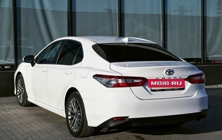 Toyota Camry, 2020 год, 2 400 000 рублей, 3 фотография