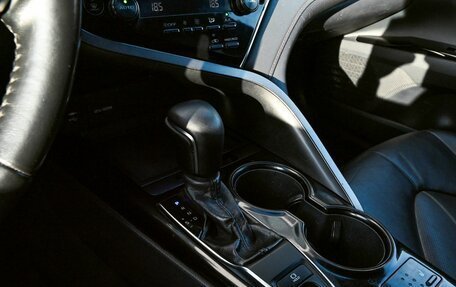 Toyota Camry, 2020 год, 2 400 000 рублей, 16 фотография