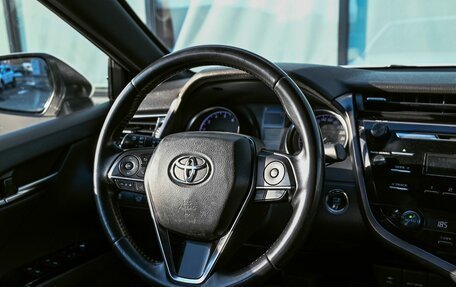 Toyota Camry, 2020 год, 2 400 000 рублей, 11 фотография