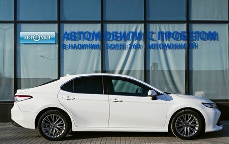 Toyota Camry, 2020 год, 2 400 000 рублей, 6 фотография
