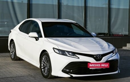 Toyota Camry, 2020 год, 2 400 000 рублей, 7 фотография