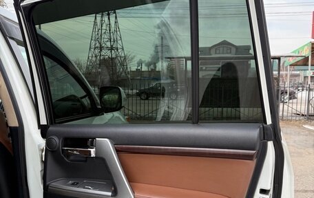 Toyota Land Cruiser 200, 2014 год, 3 997 000 рублей, 20 фотография