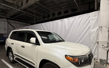 Toyota Land Cruiser 200, 2014 год, 3 997 000 рублей, 24 фотография