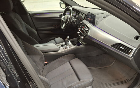 BMW 5 серия, 2019 год, 2 890 000 рублей, 13 фотография