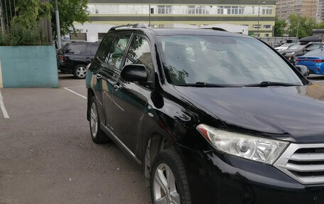 Toyota Highlander III, 2011 год, 1 990 000 рублей, 8 фотография