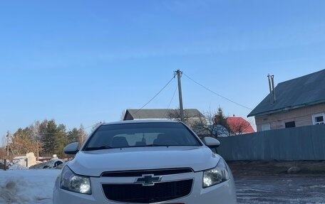 Chevrolet Cruze II, 2010 год, 690 000 рублей, 2 фотография