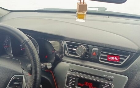 KIA Rio III рестайлинг, 2015 год, 920 000 рублей, 6 фотография