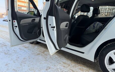 Chevrolet Cruze II, 2010 год, 690 000 рублей, 14 фотография