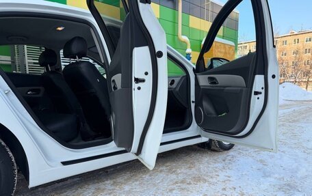 Chevrolet Cruze II, 2010 год, 690 000 рублей, 15 фотография