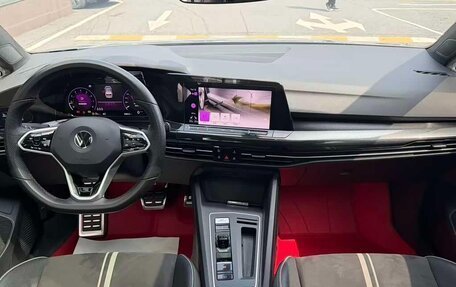 Volkswagen Golf VIII, 2022 год, 1 810 000 рублей, 7 фотография