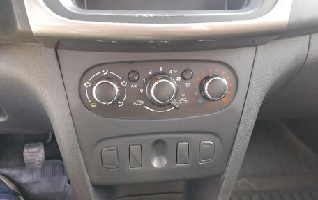 Renault Logan II, 2020 год, 620 000 рублей, 14 фотография