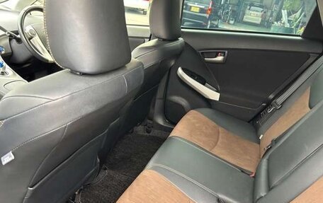 Toyota Prius, 2015 год, 1 340 000 рублей, 15 фотография