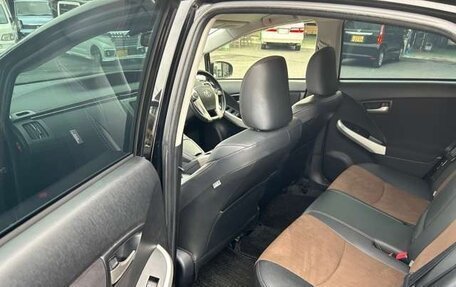 Toyota Prius, 2015 год, 1 340 000 рублей, 14 фотография