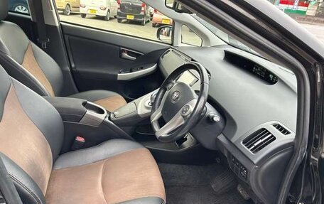 Toyota Prius, 2015 год, 1 340 000 рублей, 9 фотография