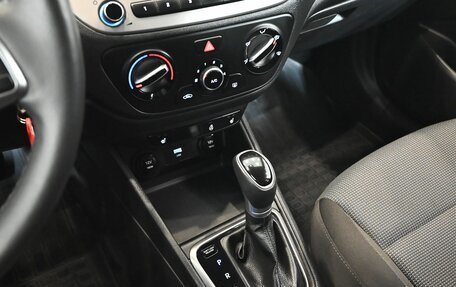 Hyundai Solaris II рестайлинг, 2021 год, 1 750 000 рублей, 17 фотография