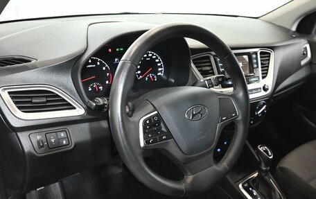 Hyundai Solaris II рестайлинг, 2021 год, 1 750 000 рублей, 15 фотография