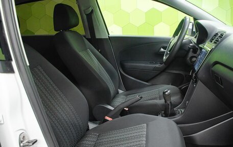 Volkswagen Polo VI (EU Market), 2017 год, 1 100 000 рублей, 14 фотография