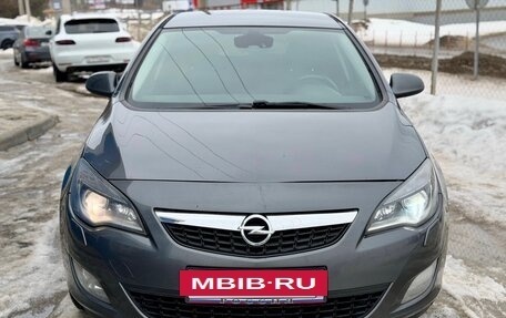 Opel Astra J, 2011 год, 599 000 рублей, 3 фотография