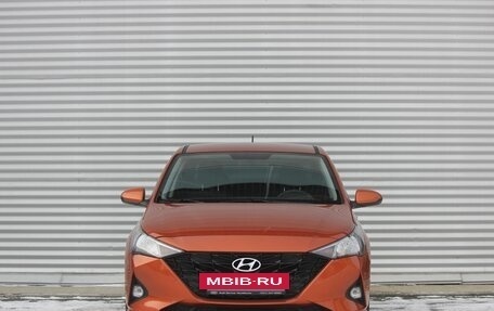 Hyundai Solaris II рестайлинг, 2021 год, 1 630 000 рублей, 2 фотография