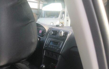 Volkswagen Polo VI (EU Market), 2013 год, 800 000 рублей, 10 фотография