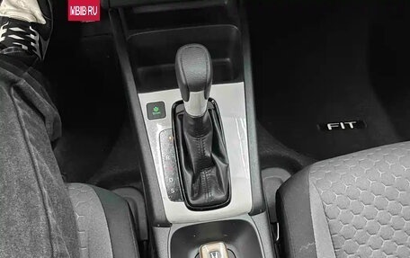 Honda Fit, 2022 год, 1 060 000 рублей, 17 фотография