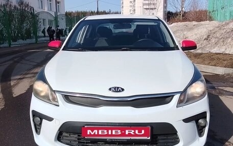 KIA Rio IV, 2019 год, 990 000 рублей, 2 фотография