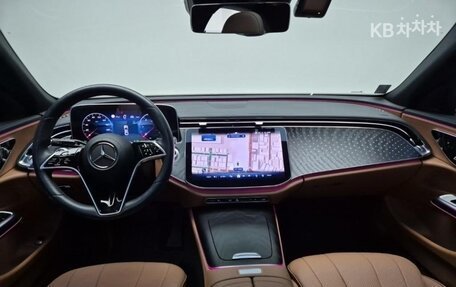 Mercedes-Benz E-Класс, 2025 год, 6 220 000 рублей, 5 фотография