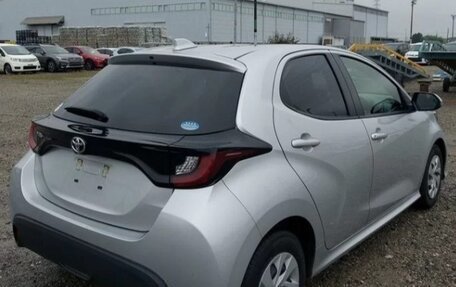 Toyota Yaris, 2020 год, 1 100 000 рублей, 10 фотография