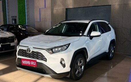 Toyota RAV4, 2020 год, 3 160 000 рублей, 1 фотография