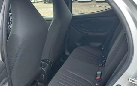 Toyota Yaris, 2020 год, 1 100 000 рублей, 12 фотография