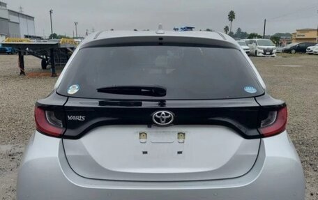 Toyota Yaris, 2020 год, 1 100 000 рублей, 5 фотография