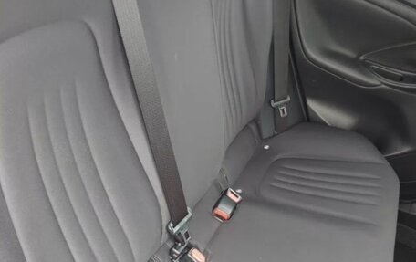 Toyota Yaris, 2020 год, 1 100 000 рублей, 14 фотография