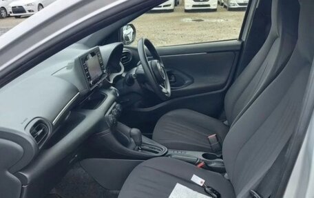 Toyota Yaris, 2020 год, 1 100 000 рублей, 18 фотография