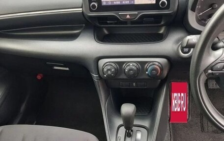 Toyota Yaris, 2020 год, 1 100 000 рублей, 20 фотография