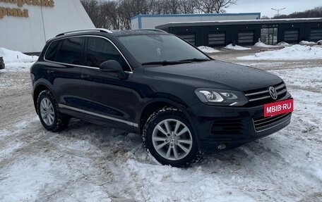 Volkswagen Touareg III, 2013 год, 2 100 000 рублей, 2 фотография