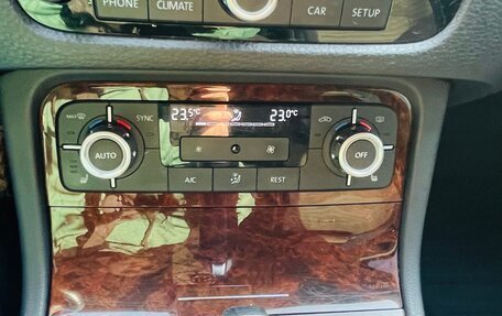 Volkswagen Touareg III, 2013 год, 2 100 000 рублей, 30 фотография