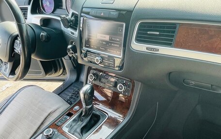 Volkswagen Touareg III, 2013 год, 2 100 000 рублей, 24 фотография