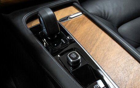 Volvo XC90 II рестайлинг, 2024 год, 5 500 000 рублей, 12 фотография