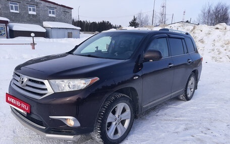 Toyota Highlander III, 2012 год, 2 250 000 рублей, 2 фотография