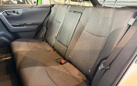 Toyota RAV4, 2020 год, 3 160 000 рублей, 28 фотография