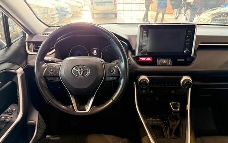 Toyota RAV4, 2020 год, 3 160 000 рублей, 26 фотография