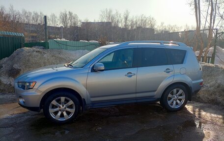 Mitsubishi Outlander III рестайлинг 3, 2010 год, 1 450 000 рублей, 2 фотография