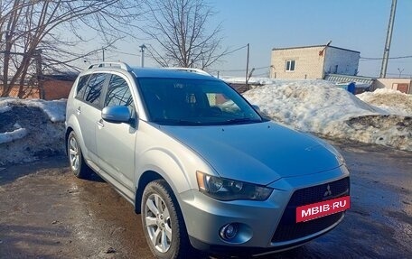 Mitsubishi Outlander III рестайлинг 3, 2010 год, 1 450 000 рублей, 4 фотография