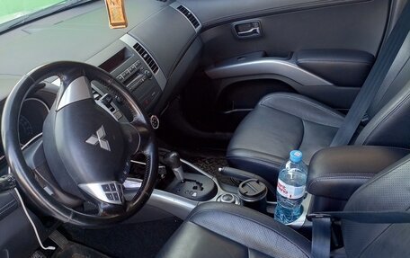 Mitsubishi Outlander III рестайлинг 3, 2010 год, 1 450 000 рублей, 14 фотография