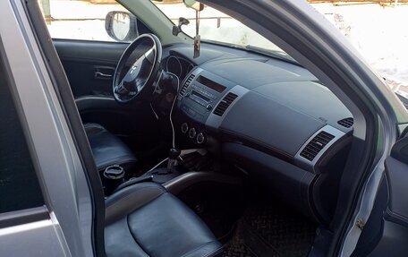 Mitsubishi Outlander III рестайлинг 3, 2010 год, 1 450 000 рублей, 16 фотография