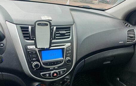 Hyundai Solaris II рестайлинг, 2013 год, 650 000 рублей, 10 фотография