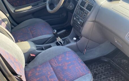 Toyota Avensis III рестайлинг, 1999 год, 255 000 рублей, 4 фотография