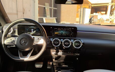 Mercedes-Benz CLA, 2019 год, 3 000 000 рублей, 9 фотография