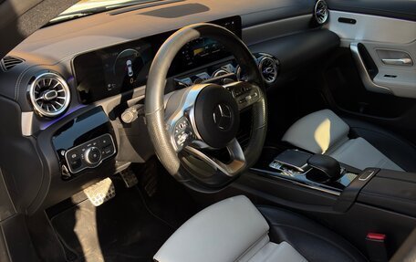 Mercedes-Benz CLA, 2019 год, 3 000 000 рублей, 10 фотография