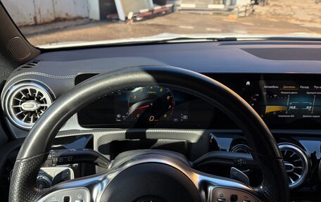 Mercedes-Benz CLA, 2019 год, 3 000 000 рублей, 12 фотография